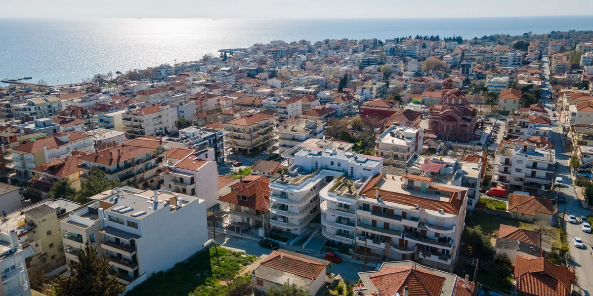 Πενταώροφη πολυκατοικία 